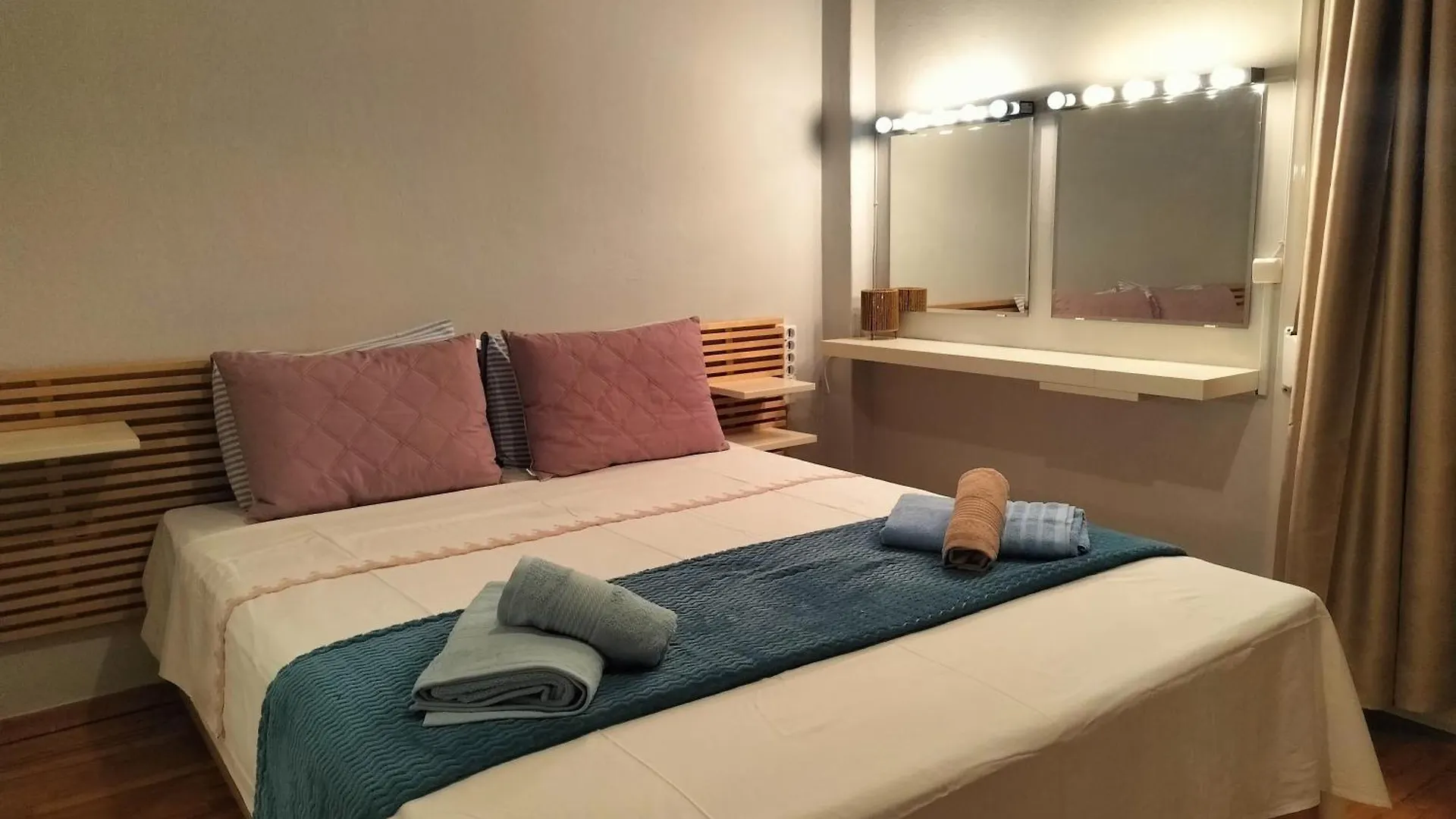 M2 Urban Escape 2 Bedroom Flat In Thessaloniki Apartment