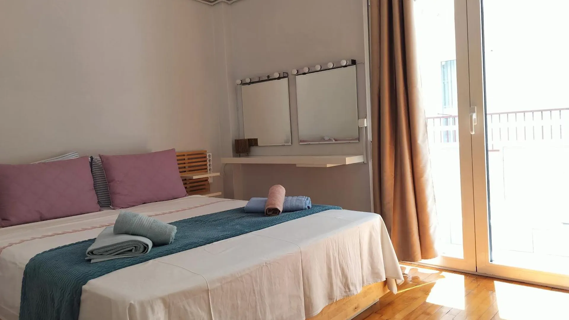 M2 Urban Escape 2 Bedroom Flat In Thessaloniki Apartment